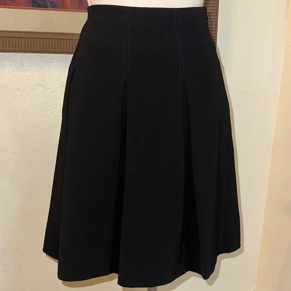 WHBM Black Pleated Skirt Size 00